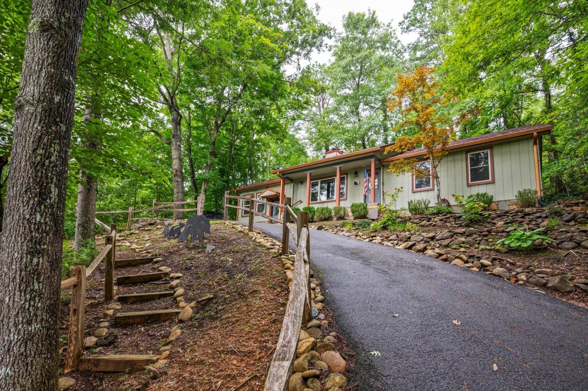 Beautiful Chalet With Fireplace And Large Game Room Gatlinburg Exterior foto